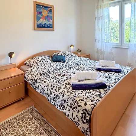 3 Bedroom Awesome In * Novi Vinodolski