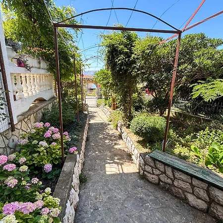 3 Bedroom Awesome In Apartman *