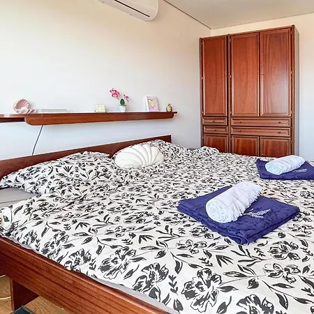 3 Bedroom Awesome In Apartman